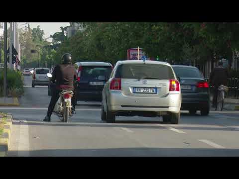 Fax News - 1 në 2 shqiptarë duan të ikin nga vendi, mbi 85 % ndikohen nga korrupsioni