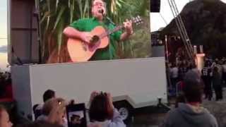 ANZAC Day Currumbin 2013 with John Williamson