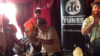 Apex Blues (Jimmie Noone) - Geoff Bull & The Finer Cuts