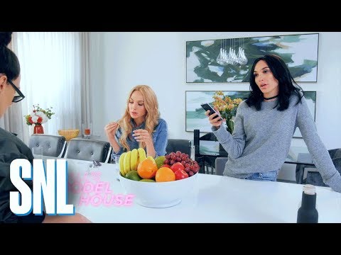 E! New Line Up - SNL thumnail E! New Line Up - SNL thumnail