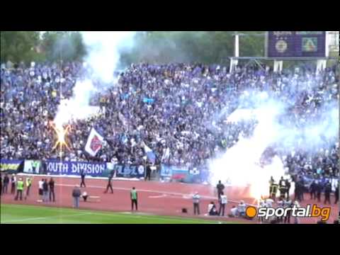 Goal for Levski - Blues go insane, police stop them