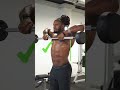 💡Training Tips: Barbell Upright Row 💪🏾🔥 For more your custom plan click the link in my bio 🔗