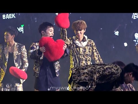 140719 EXO THE LOST PLANET in Shanghai - K vs M Dance Battle & XOXO - full ver.