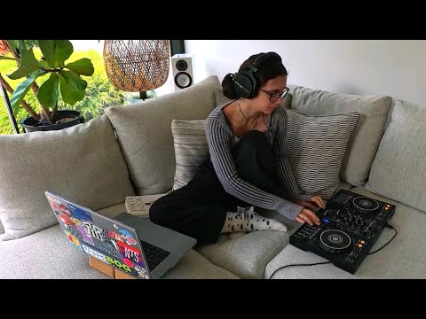 1 hr liquid dnb mix | read + journal w/ me :)