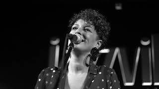 MARA BARROS. Hace tiempo que no. Jazzville