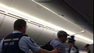 United Airlines UA870 Sydney to SFO Diverted. Unruly passenger