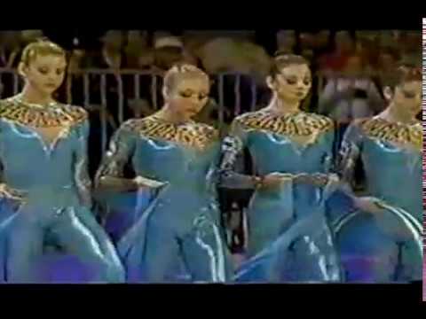 Russia 3 ribbons 2 hoops 2000 olympics Q
