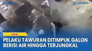 Download lagu VIRAL: Brawlers Hit with Water Gallons, Falling to the Ground mp3 Download lagu VIRAL: Brawlers Hit with Water Gallons, Falling to the Ground mp3