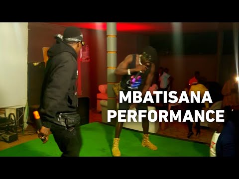 Alien Skin X Dexa Mukyusa Performaning Mbatisana  at Vegas Chill Out