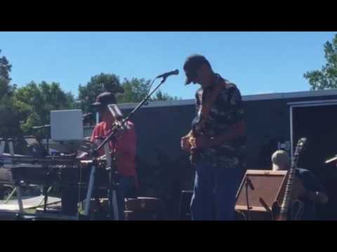 Promotional video thumbnail 1 for Electric Boogie