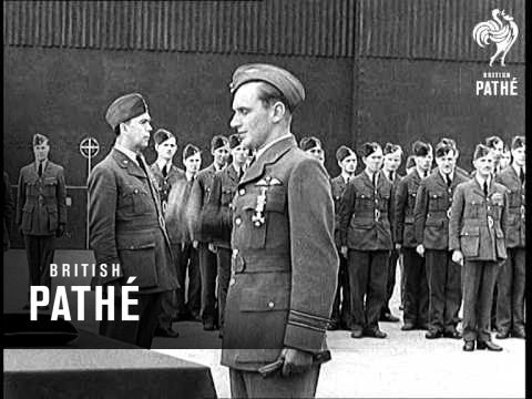 The King Honours Air Heroes (1940)