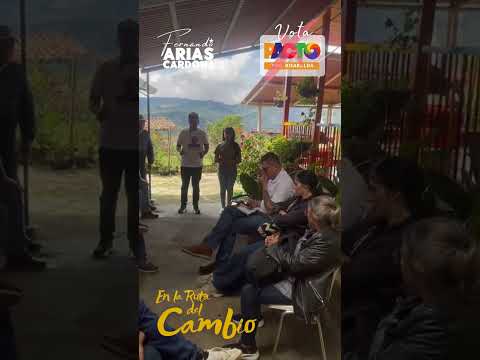 En Guática conversando sobre los logros del Pacto Histórico