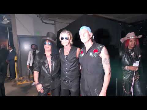 SLASH, DUFF Y CHAD SMITH Entre bastidores de los GRAMMYs 2026
