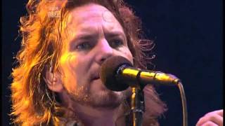 Pearl Jam - Dissident (Reading Festival, UK 2006)