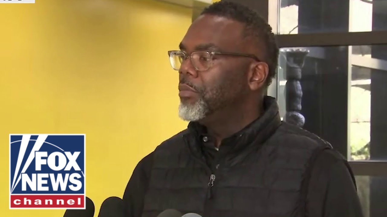Chicago mayor makes STUNNING admission as crime grips Windy City