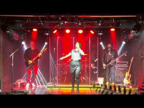 Catarina Rosa  & Waitress Band Ao vivo - Village Hotel 25/06/24