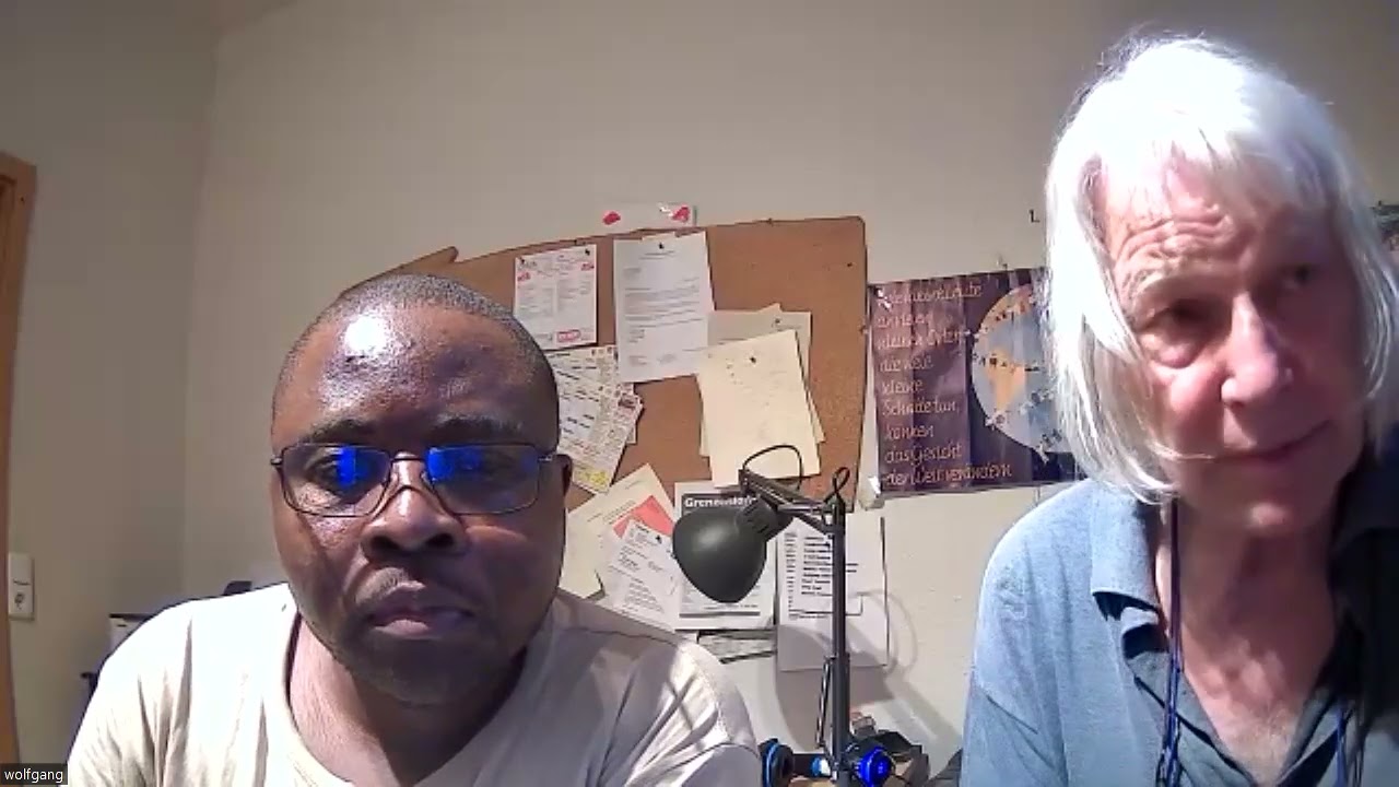 ڈبلیو بی ڈبلیو افریقہ آرگنائزر یورپ میں امن کارکن کے ساتھ جڑ رہا ہے۔