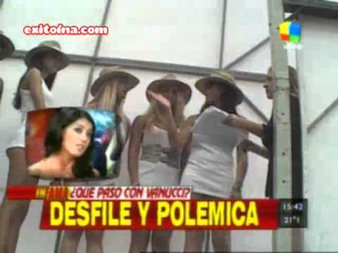 Exitoina.com - Pamela David desfile Cataratas