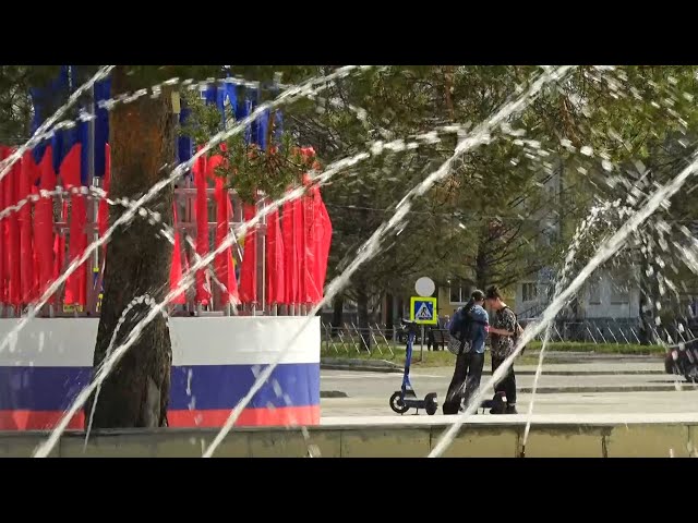 Фонтаны заработали в парках и скверах Ангарска