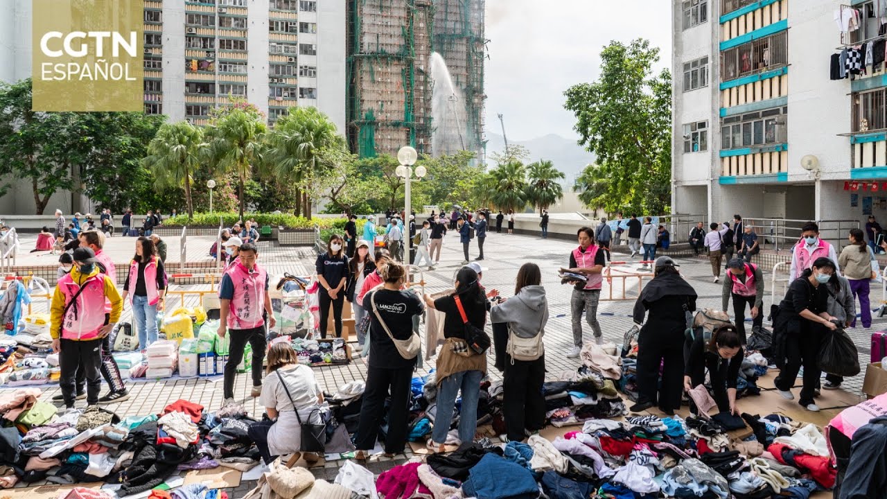 Voluntarios, organizaciones y equipos ofrecen apoyo a los afectados por incendio de Wang Fuk Court