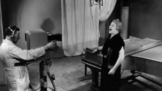 Musik-Video-Miniaturansicht zu Some of These Days Songtext von Sophie Tucker