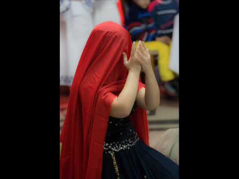 Ansamblul Coconite in cadrul actiunii ''HOPE FROM ENGLAND'' /expozitia copiilor de la SCOALA SIPOTE