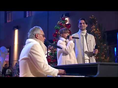 Virginia, Andrea & Matteo Bocelli Sing "The Greatest Gift" Live In New York City November 2022 HD