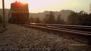 preview picture of video 'INDIAN RAILWAYS : Track level view of 12626 Kerala Express at Datia rail overpass'