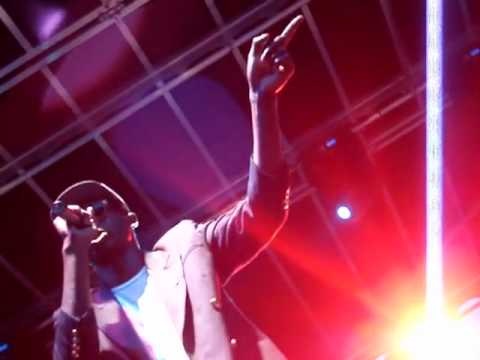 Theophilus London / Maximum Balloon "Groove Me" LIVE at HARD NYC 2010 7/24/10