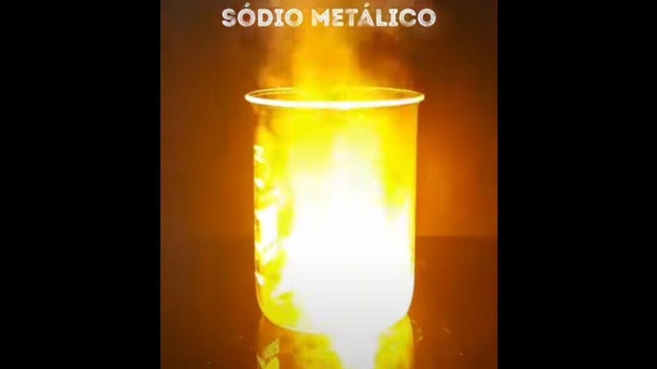 Water in metallic sodium
