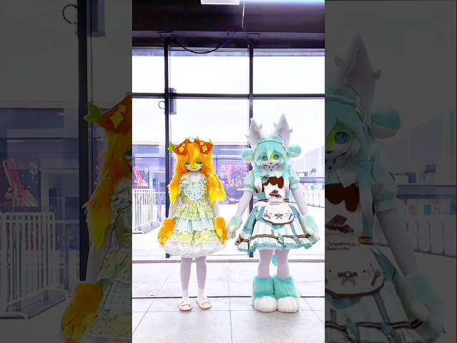 Vídeo relacionado con POIUIYQA Zapatos de Patas Furry para Fursuit | Zapatos de Cosplay Cute Slip-On para Convenciones de Anime, Comic Cons, Encuentros de Halloween y Fiestas de Disfraces(Un zapato)