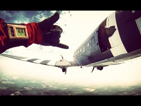 The Red Devils - Team Film 2018 - Army CRW Viral Skydiving 360° Freefall