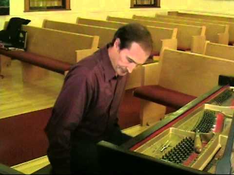 汤姆·丹克（Tom Denker）解释了适当的钢琴调音技术