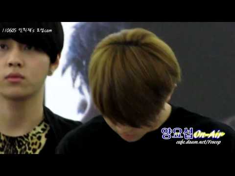 [fancam] 110605 BEAST / B2ST Yoseob @ Times Square Fansign
