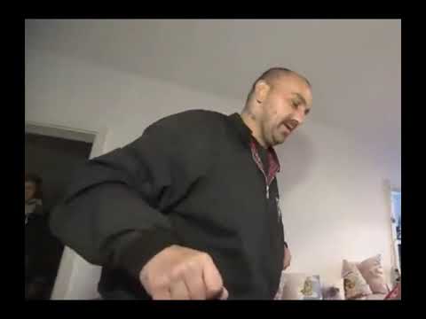 Mein bruder will ne kippe und sachen