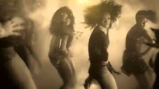 Rihanna - Jump [Official Music Video]