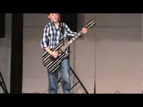 10 Year old plays A7X at grade school talent show