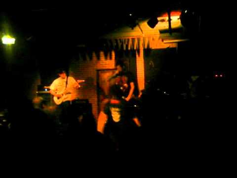 EFECTO DESPOTISMO - efecto despotismo (mosh or die 9, club pecka 6.2.2016)