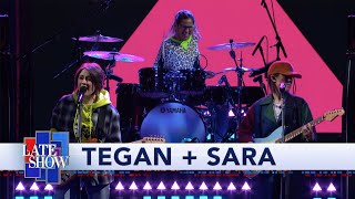 Tegan + Sara Perform &#39;I&#39;ll Be Back Someday&#39;