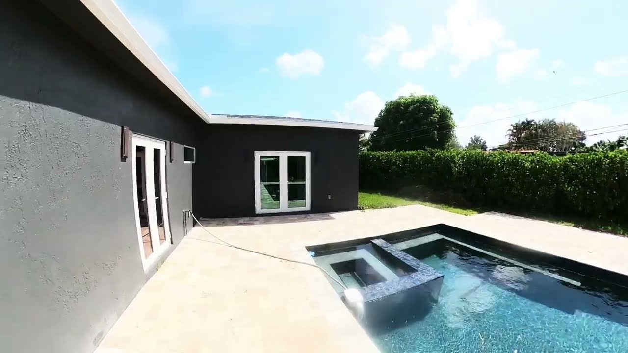 Video tour thumbnail