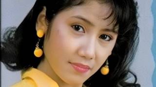 Download lagu INE SINTHYA - Gaun Merah Jambu (Muchtar B) (Maheswara Musik Record) (1994) ORIGINAL HQ mp3 Download lagu INE SINTHYA - Gaun Merah Jambu (Muchtar B) (Maheswara Musik Record) (1994) ORIGINAL HQ mp3