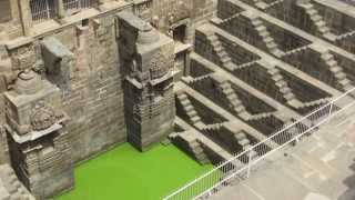 preview picture of video 'Chand Baori stepwell Abhaneri near Jaipur, Rajasthan, India'