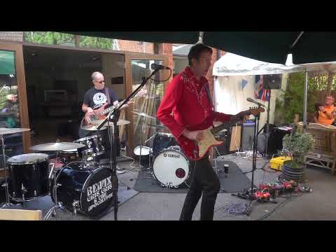 Jon Amor Trio - live at The Southgate.