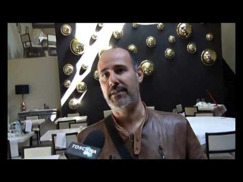 2015-04-09 - LADRI ACROBATI FANNO RAZZIA DI SOLDI E CHAMPAGNE NEL RISTORANTE