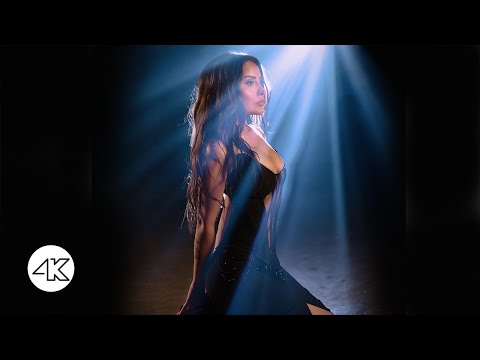 Hande Ünsal - Yarı Deli (Official Video)