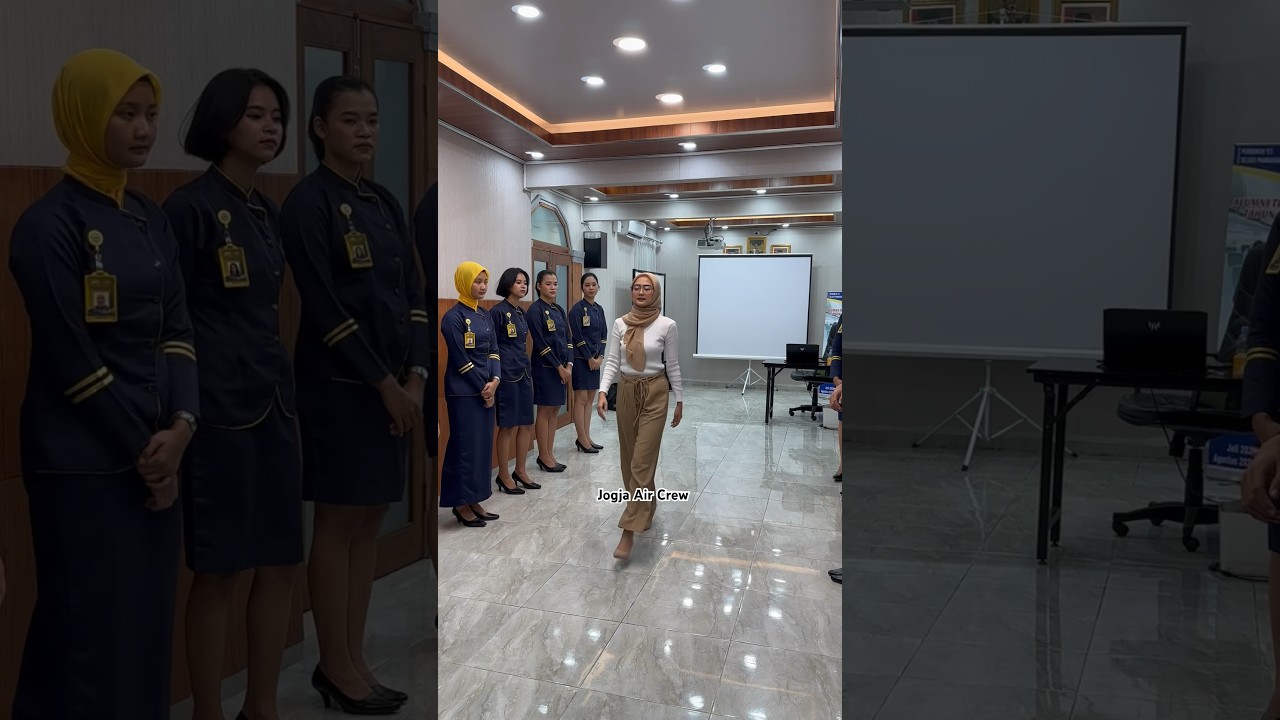 SEKOLAH PRAMUGARI TERBAIK DI KOTA YOGYAKARTA #jogjaaircrew info pendaftaran 0822-6116-6611