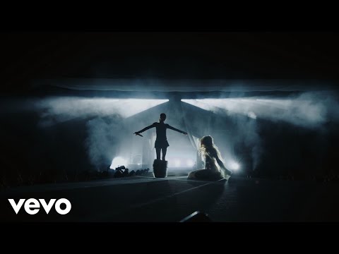 Belén Aguilera, Metrika - dama en apuros remix metrika (Live Movistar Arena)