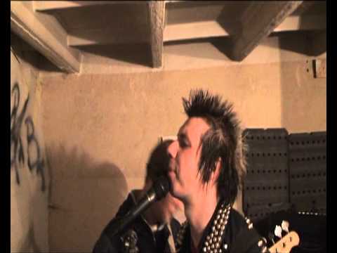 BLACK AND BLUE - Cesta do pekel (official)