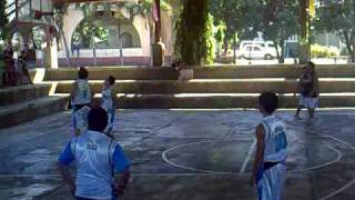 preview picture of video 'Basketball League 2009 [Barangay D] junior division part 2  [ buchok.com ]'