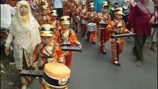 preview picture of video 'Drumband TK Mekarsari, Kedurus Dukuh Surabaya 'Hari Kartini''